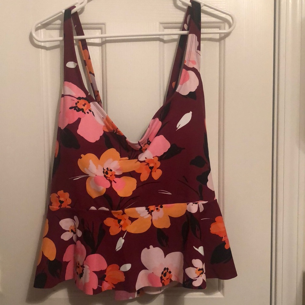 NWT - cute design swim top Pnk3